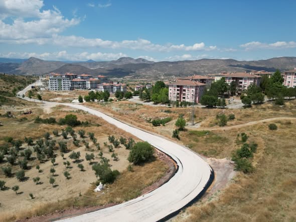 Toki alternatif yolda sathi kaplama çalışmalarını tamamladık