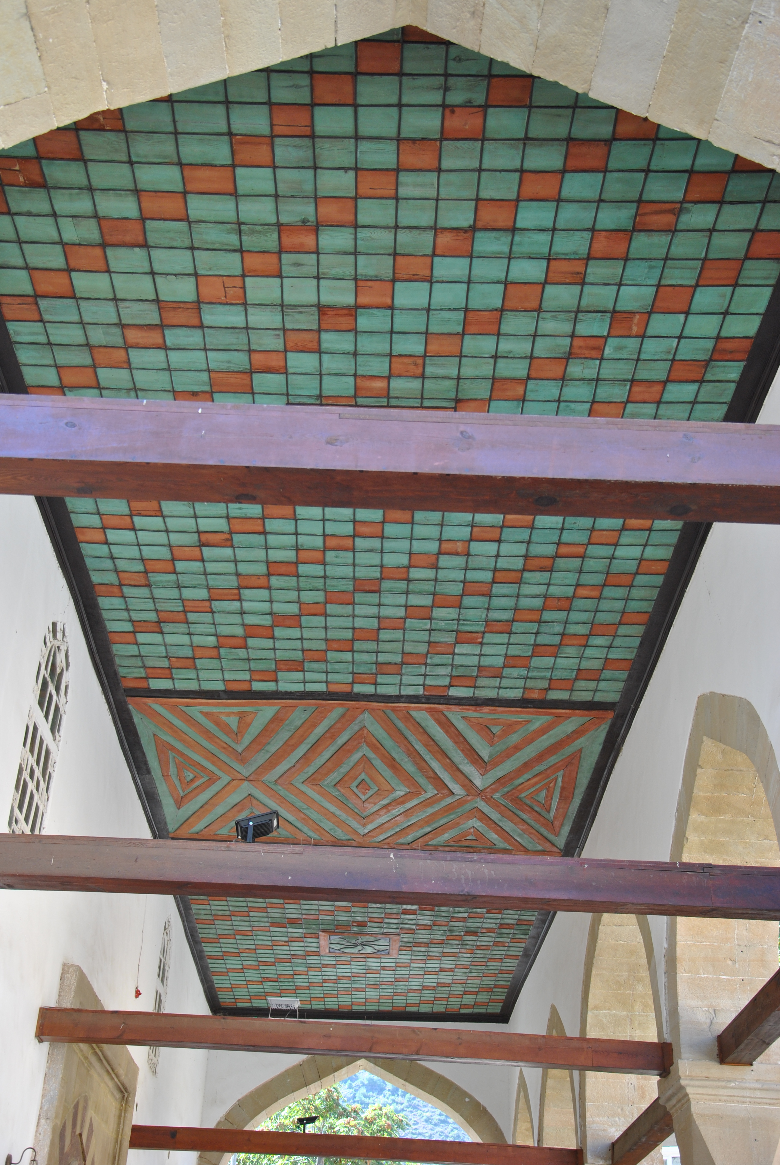 Fotoğraf 12. Rüstem Paşa Camii’nin son cemaat yeri tavan düzeni.